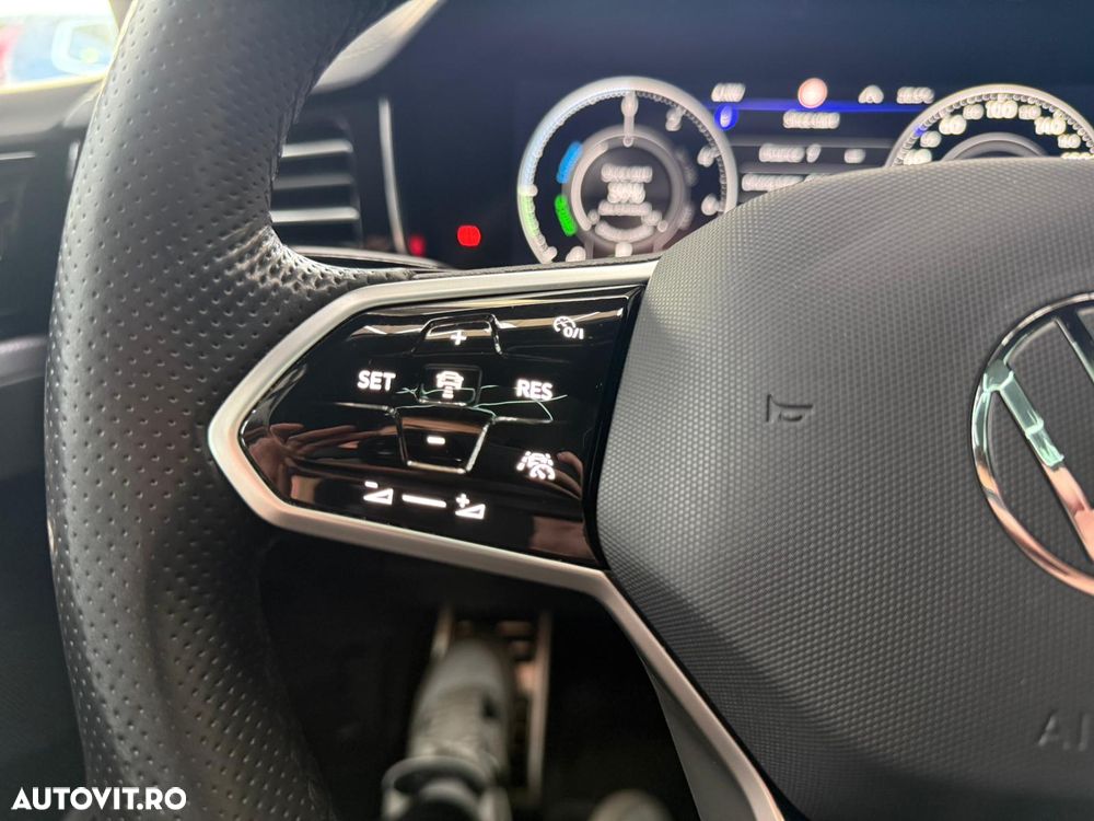 Volkswagen Touareg - 17