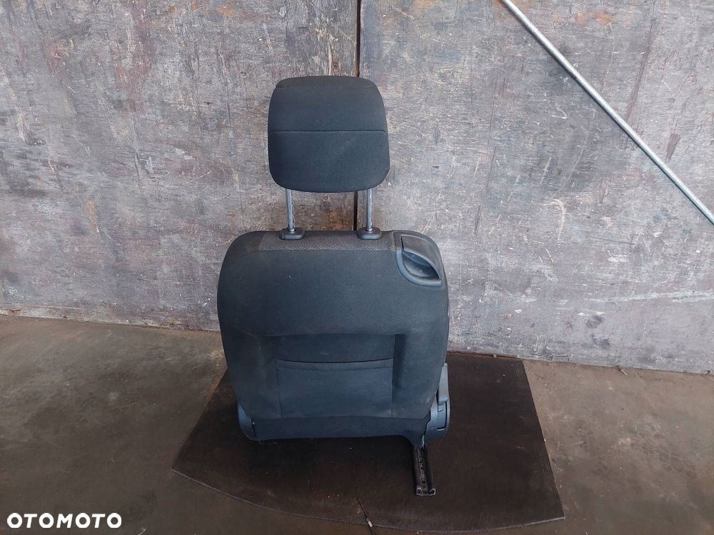 FOTEL PRAWY PRZÓD + KANAPA TYŁ PEUGEOT 207 I - 6