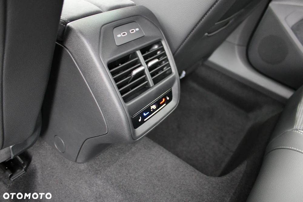 Skoda Superb 2.0 TDI SCR 4x4 Sportline DSG - 18