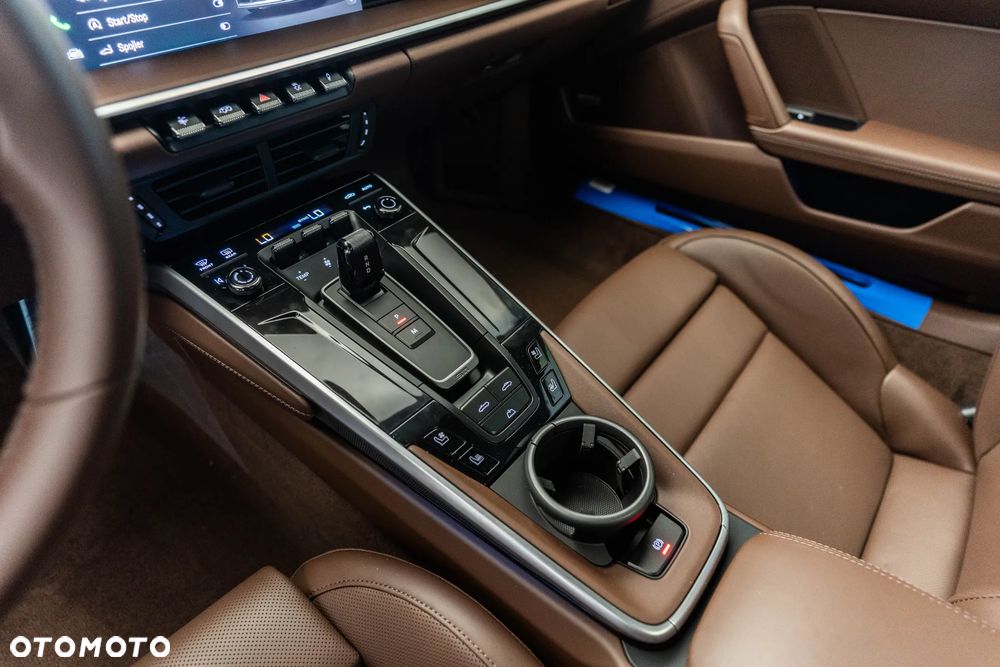Porsche 911 Carrera 4S - 25