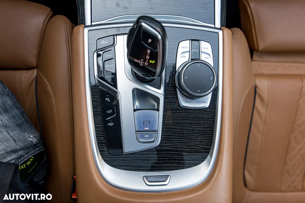 BMW Seria 7 750d xDrive - 28