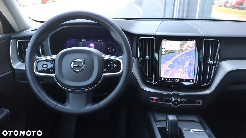 Volvo XC 60 B5 B AWD Plus Dark - 12
