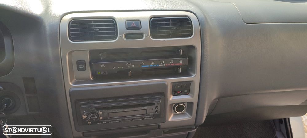 Toyota HiAce 2.5 D-4D Service 2.8T AC - 5