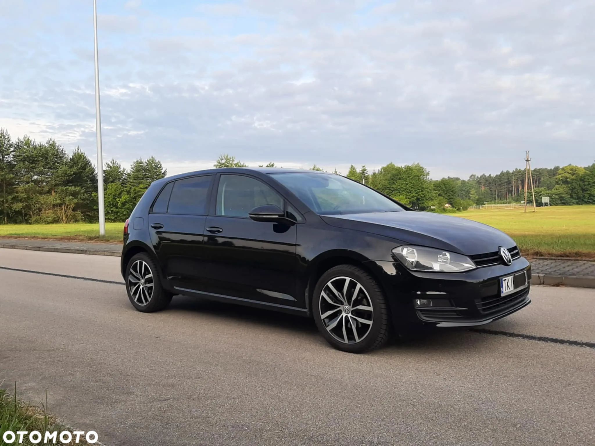 Volkswagen Golf - 1