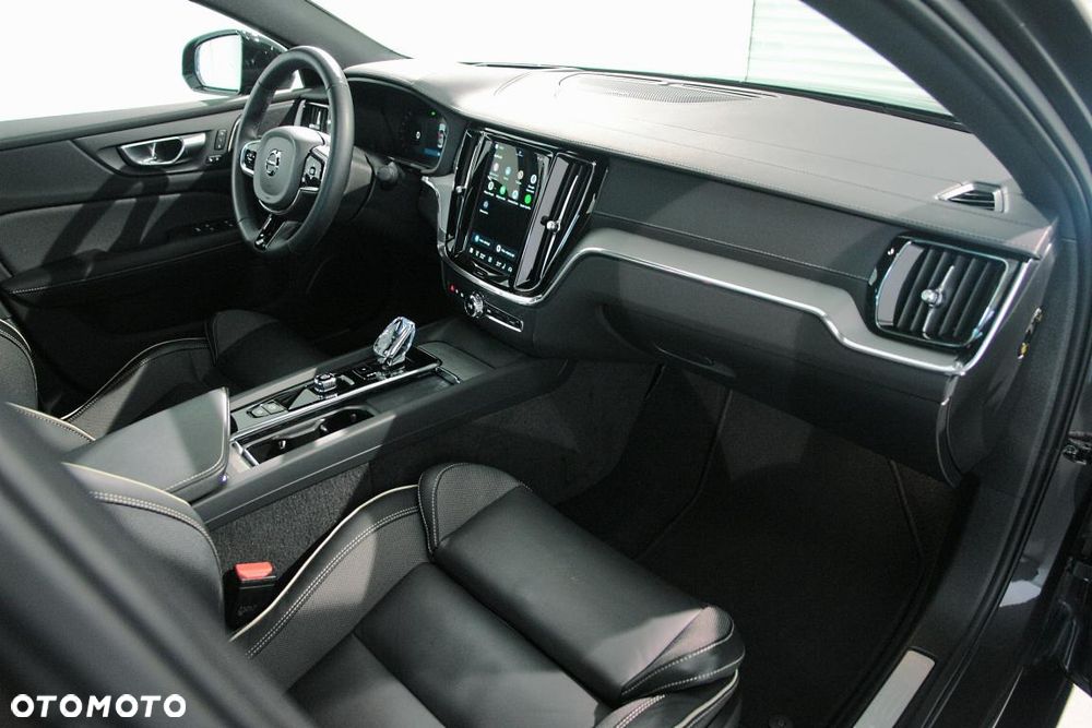 Volvo S60 B5 B AWD Ultimate Dark - 19