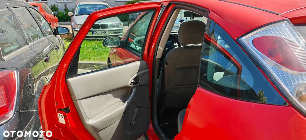 Ford Focus 1.4 Ambiente - 12