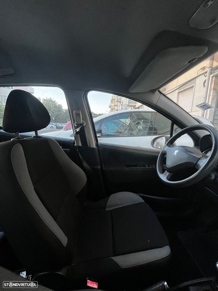Peugeot 207 1.4 16V Trendy - 15