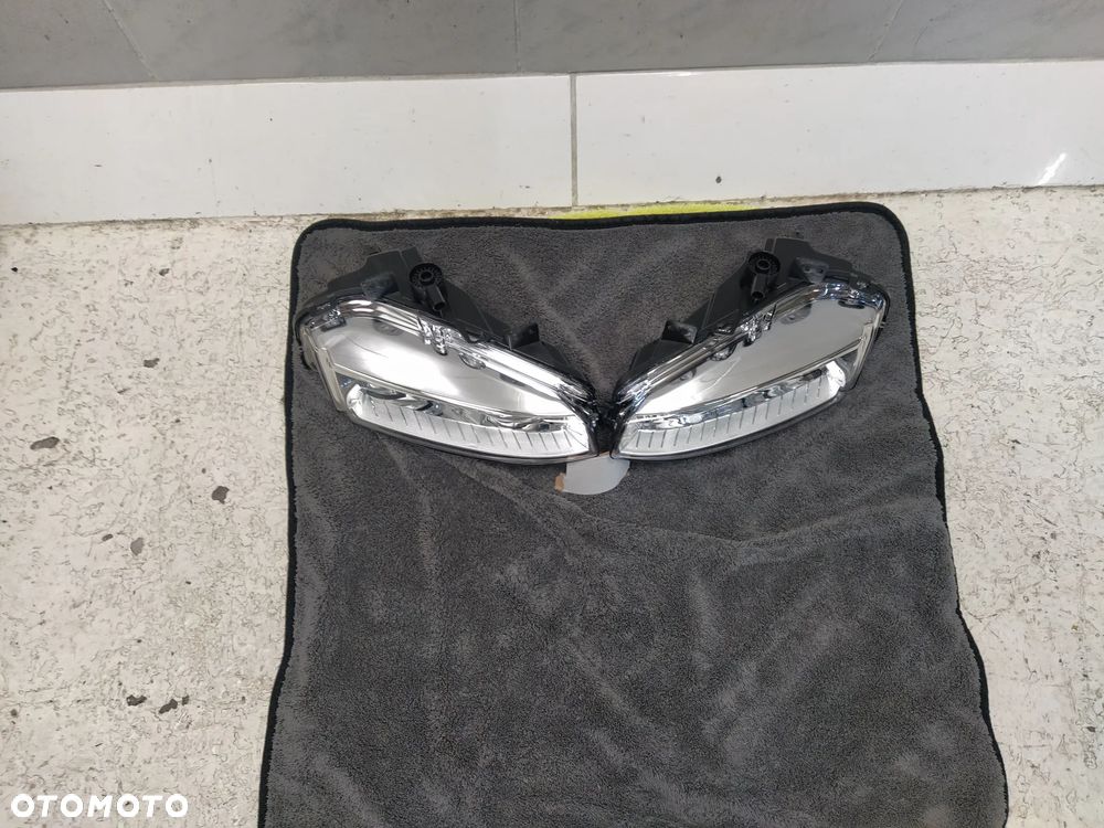RANGE ROVER EVOQUE L538 HALOGEN PRZECIWMGIELNY LEWY PRAWY JASNY ŚRODEK - 3