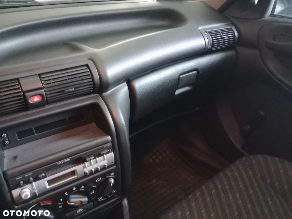 Opel Astra - 11