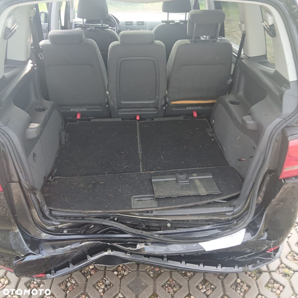 Volkswagen Touran 1.6 TDI DPF BlueMotion Technology DSG Comfortline - 26