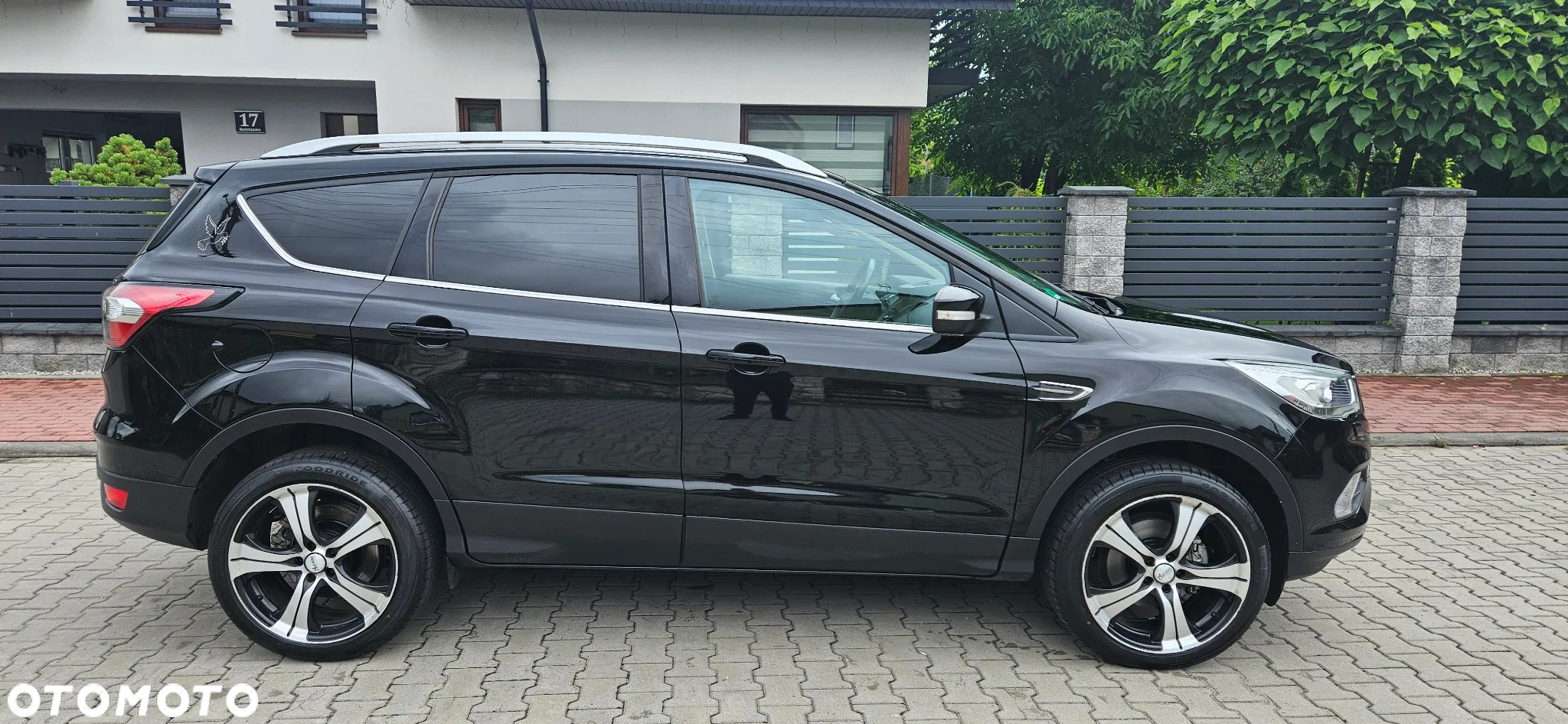 Ford Kuga 1.5 EcoBoost 2x4 Titanium - 12