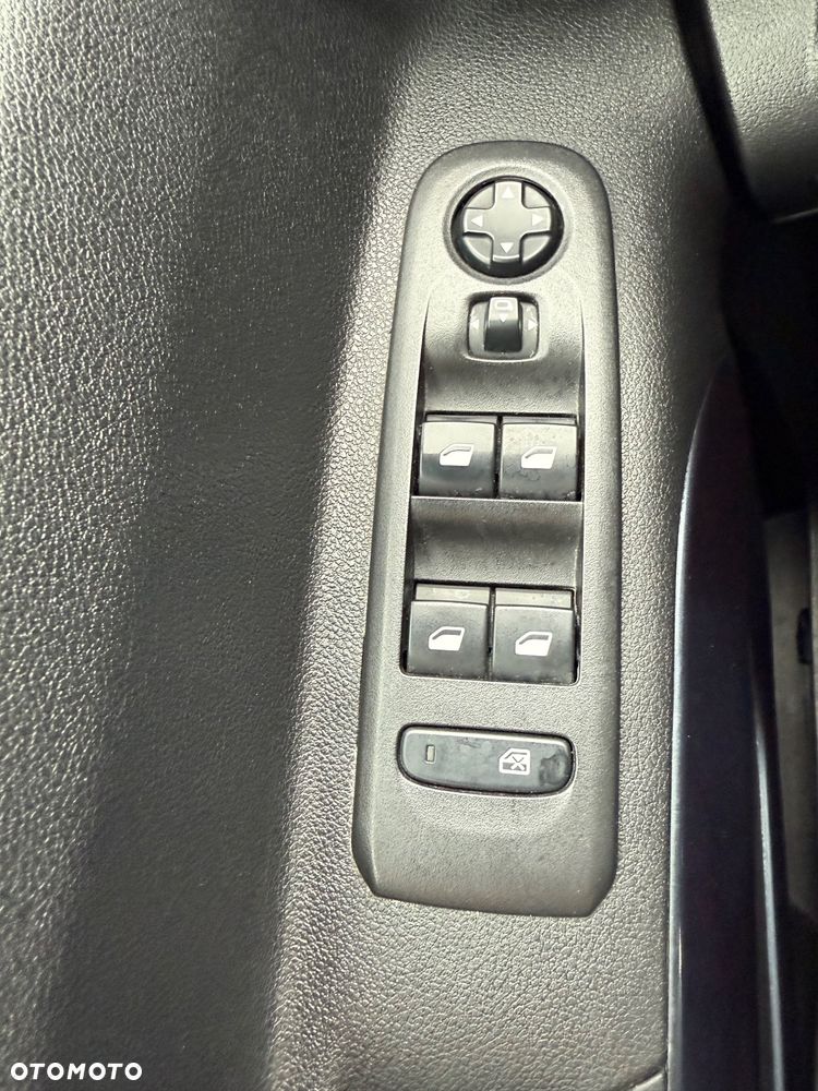 Peugeot Rifter 1.5 BlueHDI Allure Pack S&S - 27