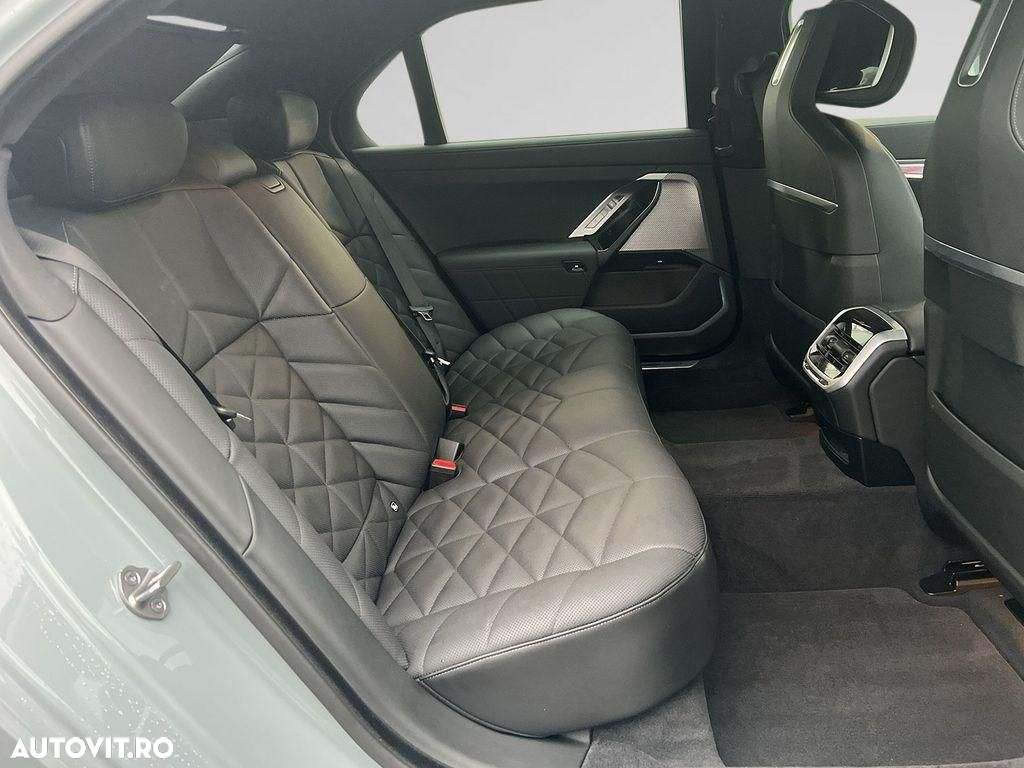 BMW Seria 7 - 10