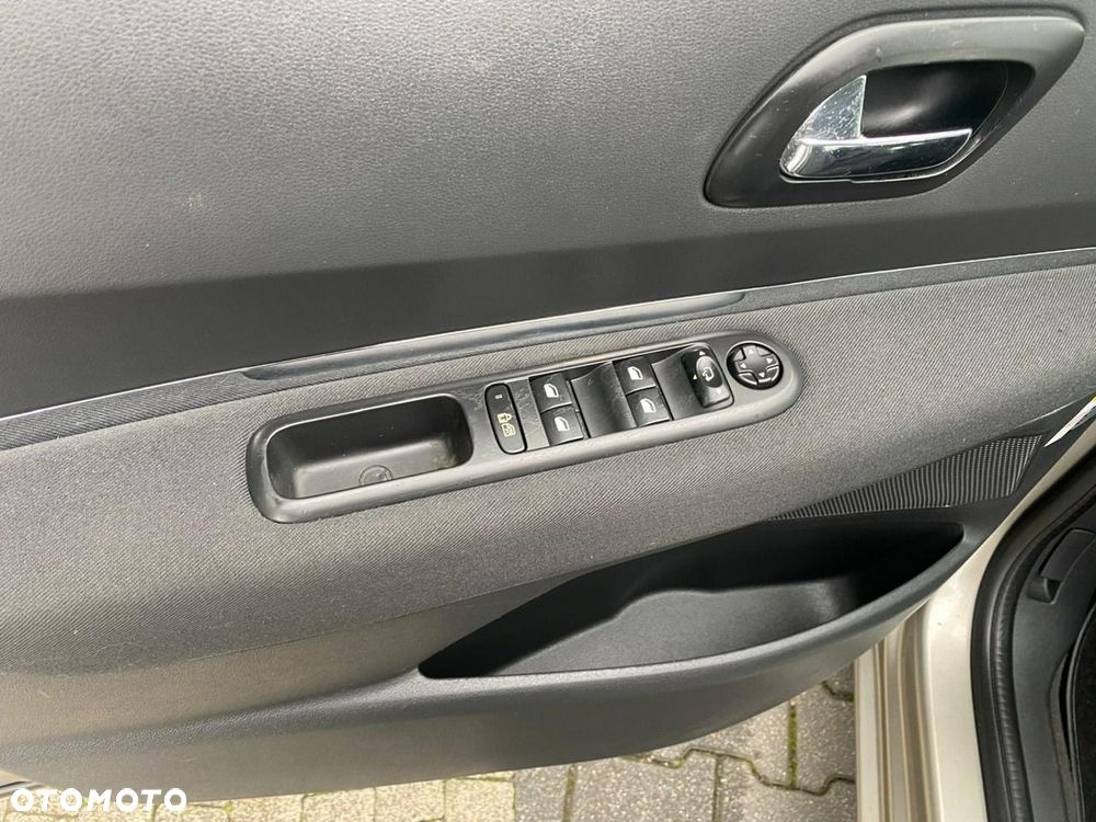 Peugeot 5008 - 15