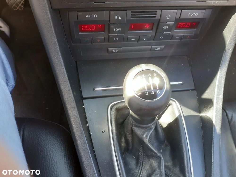 Audi A4 Cabrio 2.0 TDI DPF - 19