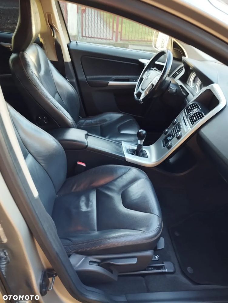 Volvo XC 60 D4 Momentum - 13