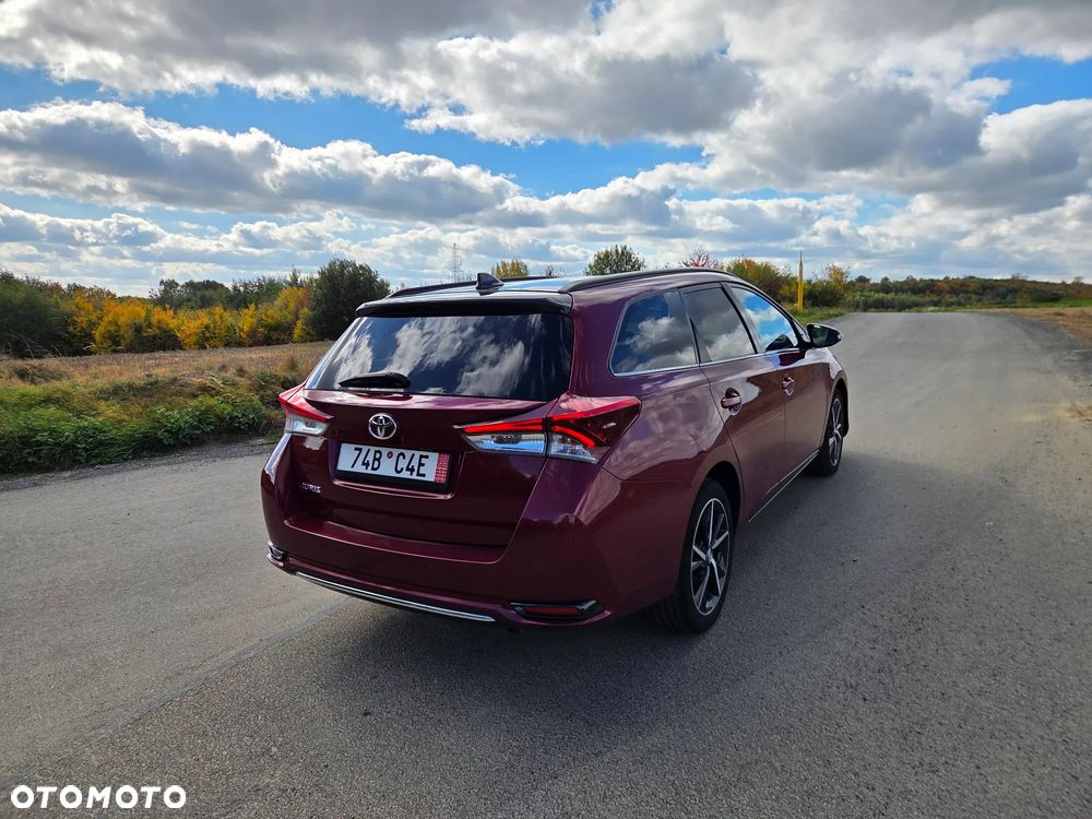 Toyota Auris 1.6 Selection - 5