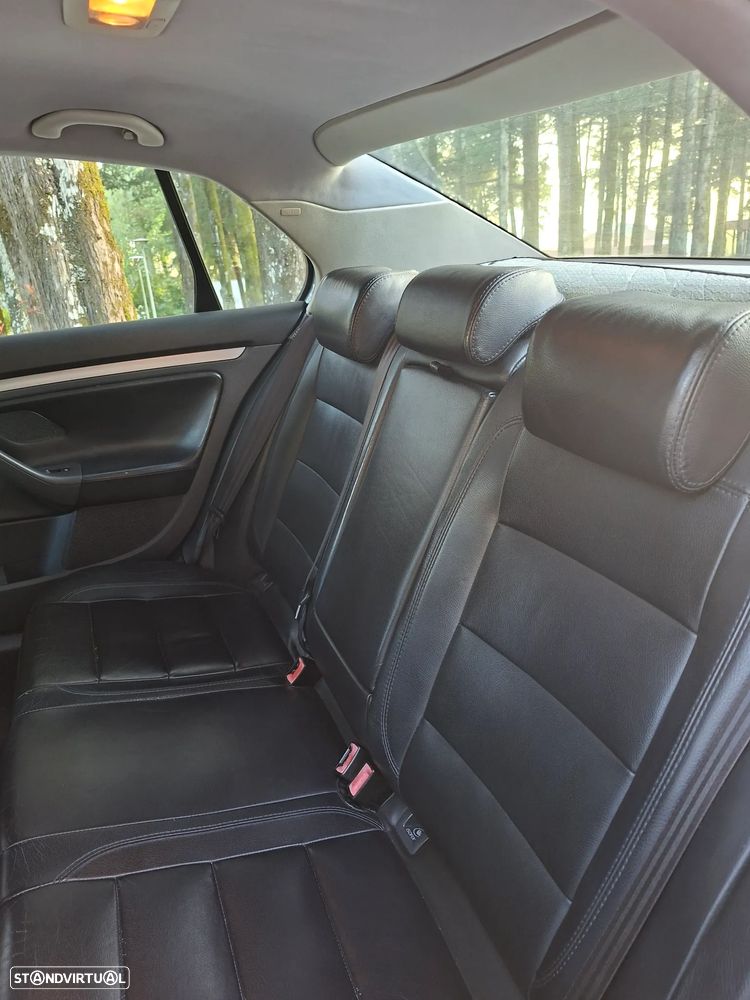 VW Jetta 1.9 TDi Trendline - 12