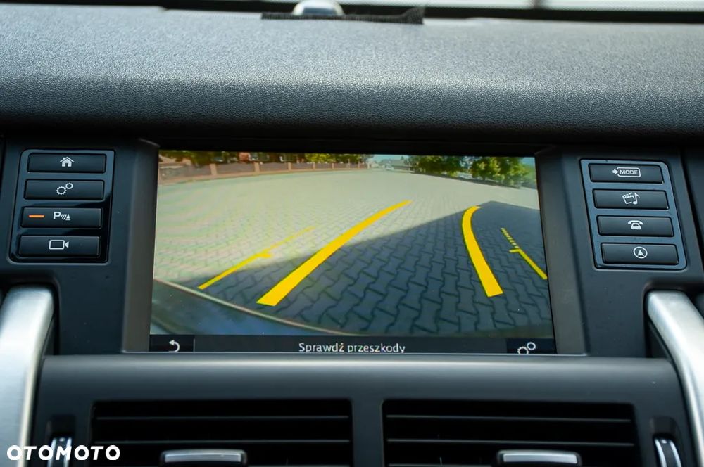 Land Rover Discovery Sport TD4 HSE Luxury - 30