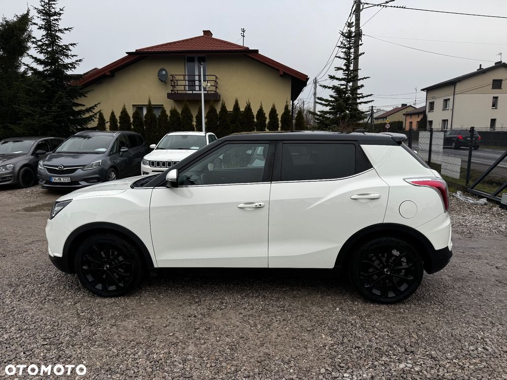 SsangYong/KGM Tivoli e-XGi 160 2WD Black+White - 7