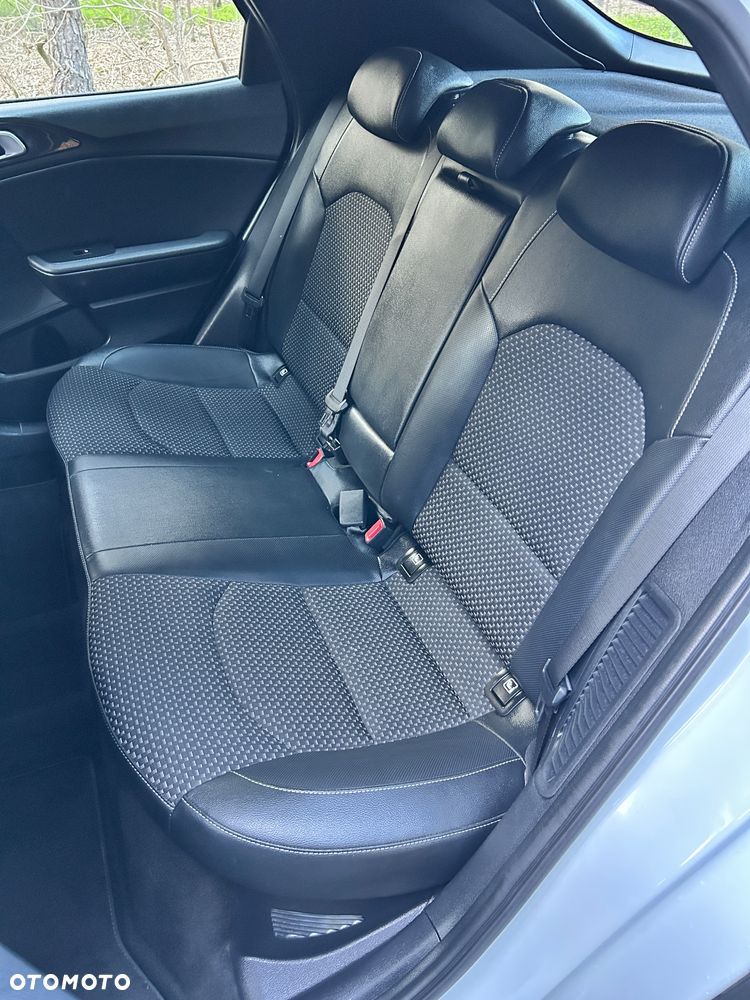 Kia XCeed - 20