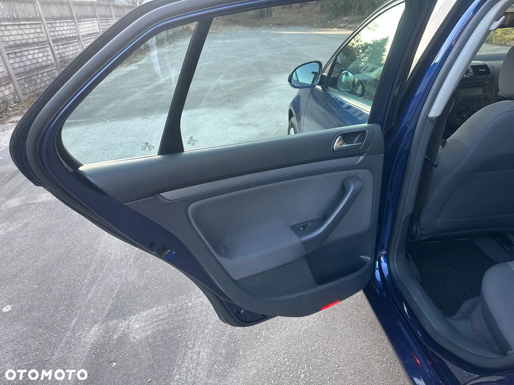 Volkswagen Jetta - 24