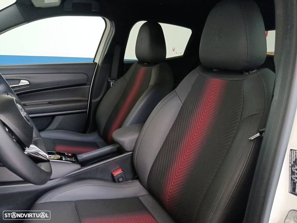 Alfa Romeo Junior 1.2 Speciale eDCT6 - 9