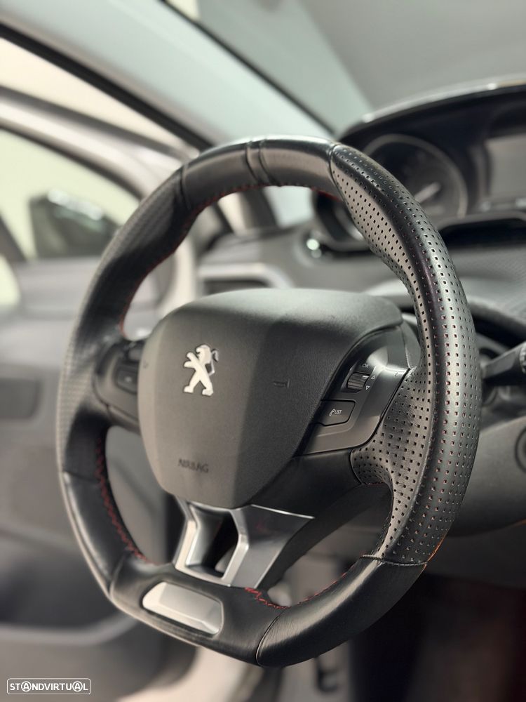Peugeot 208 1.2 PureTech GT Line EAT6 - 17