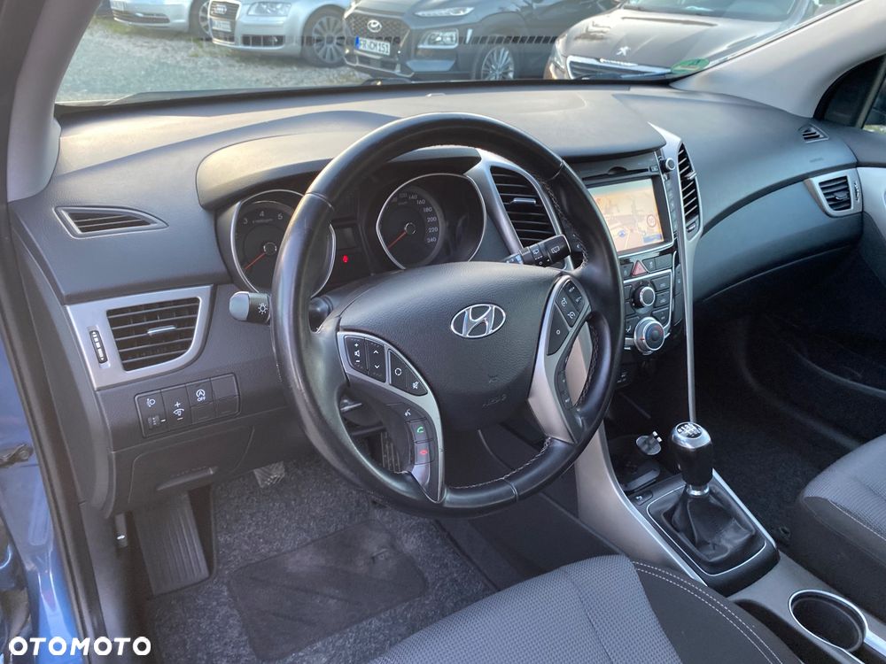Hyundai i30 blue Kombi 1.4 YES Gold - 19