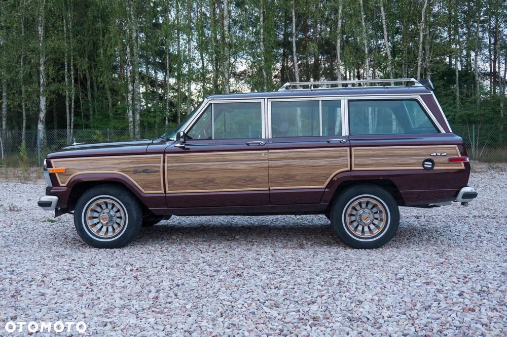 Jeep Wagoneer - 3