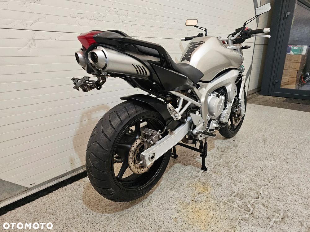 Yamaha FZ - 24