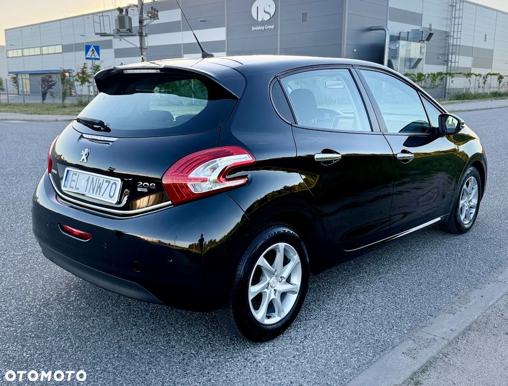 Peugeot 208 - 4
