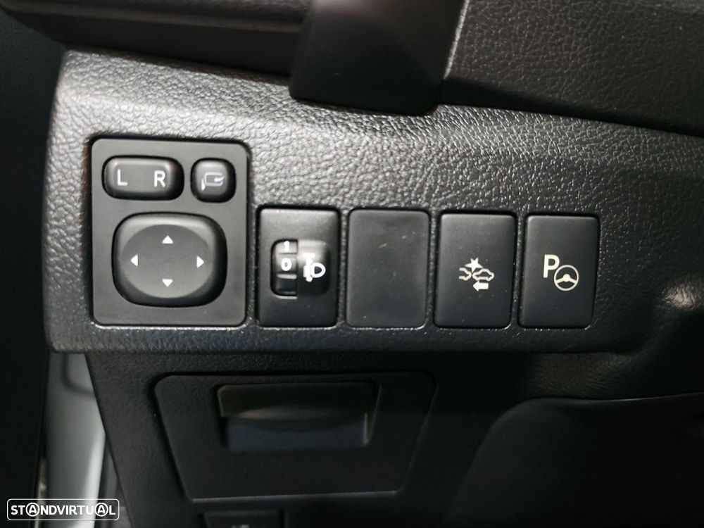 Toyota Auris Touring Sports 1.8 HSD Exclusive+Navi - 34