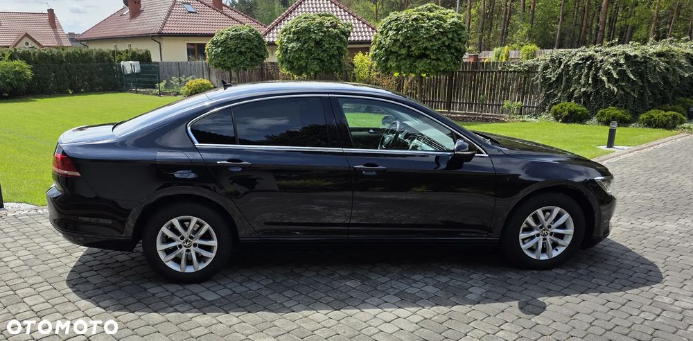 Volkswagen Passat - 4