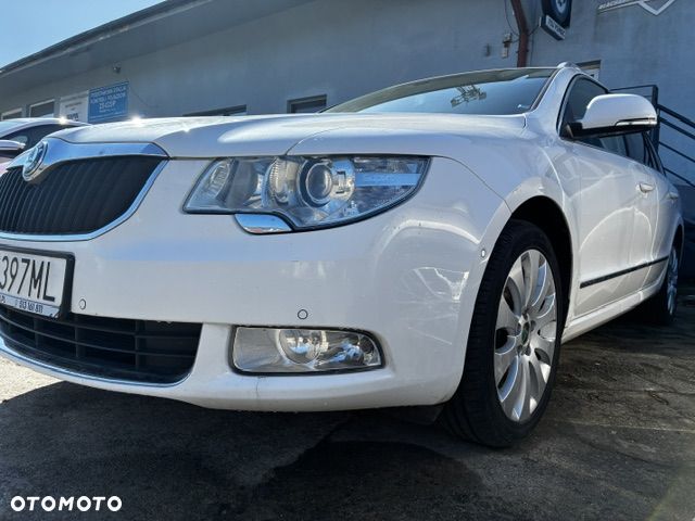 Skoda Superb 2.0 TDI DSG L&K - 25