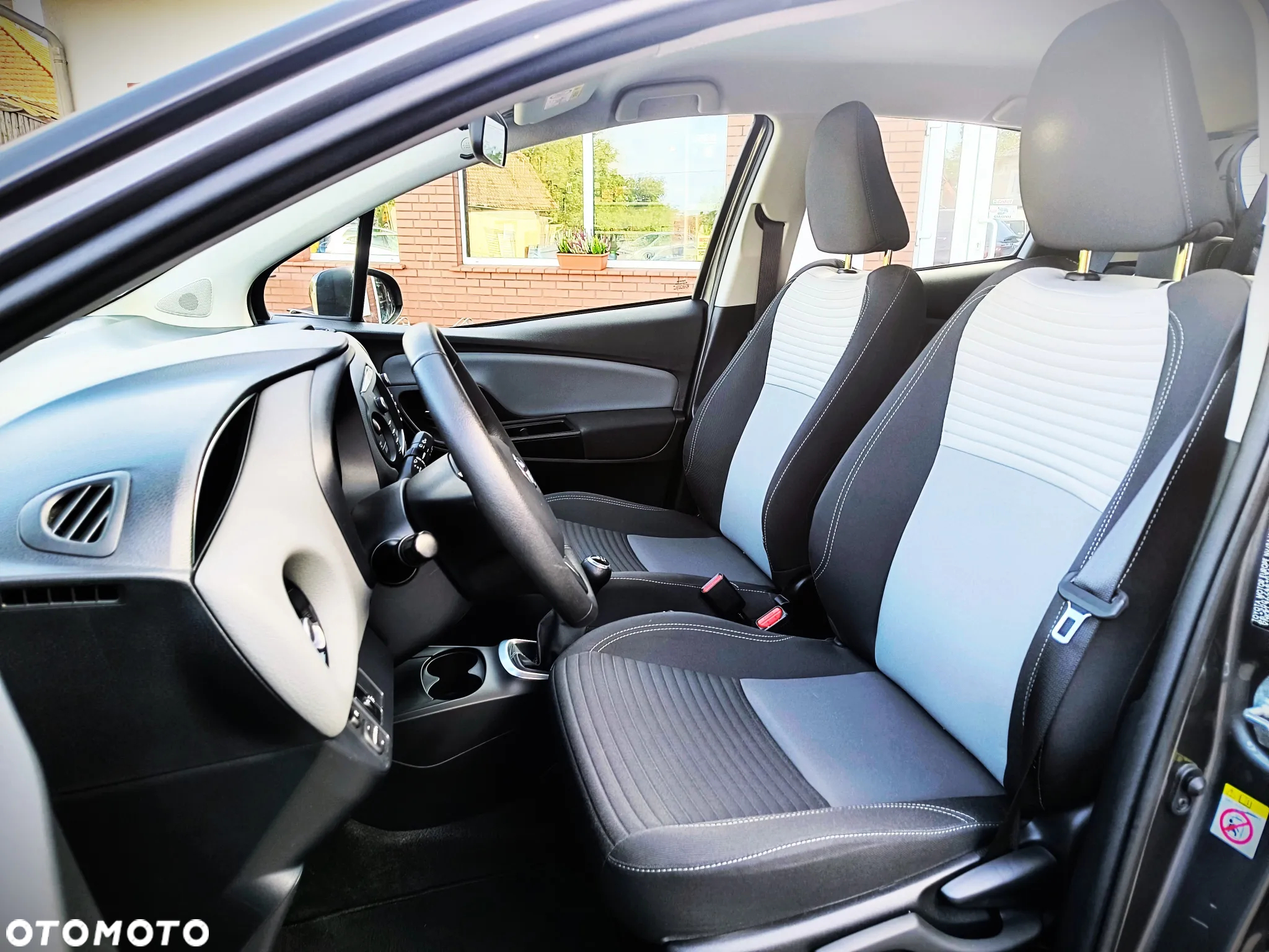 Toyota Yaris - 6