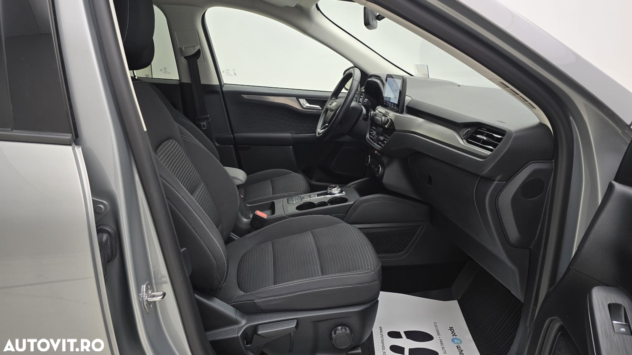 Ford Kuga - 19