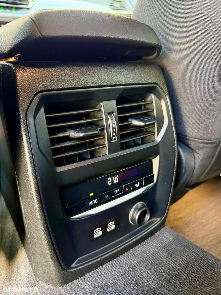 BMW Seria 3 318d M Sport Shadow - 26