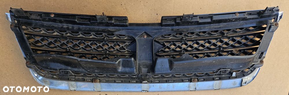 Suzuki Grand Vitara II grill atrapa - 2