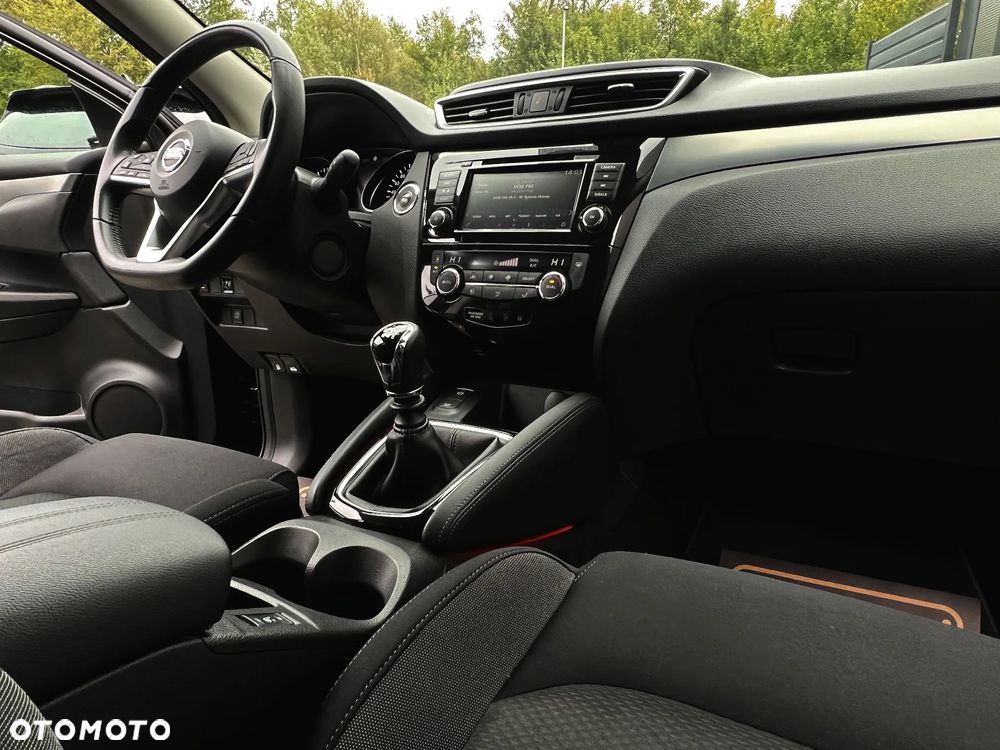 Nissan Qashqai 1.3 DIG-T N-Connecta EU6d - 18