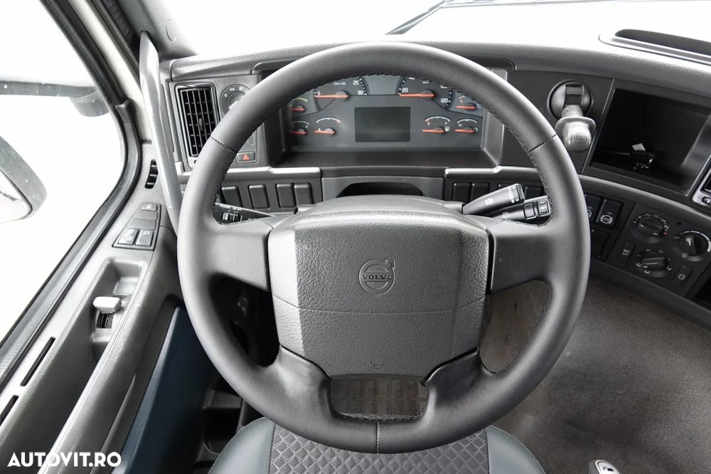 Volvo FM 380 / FULL ADR / LOW KILEAGE / IMPORTAT - 25