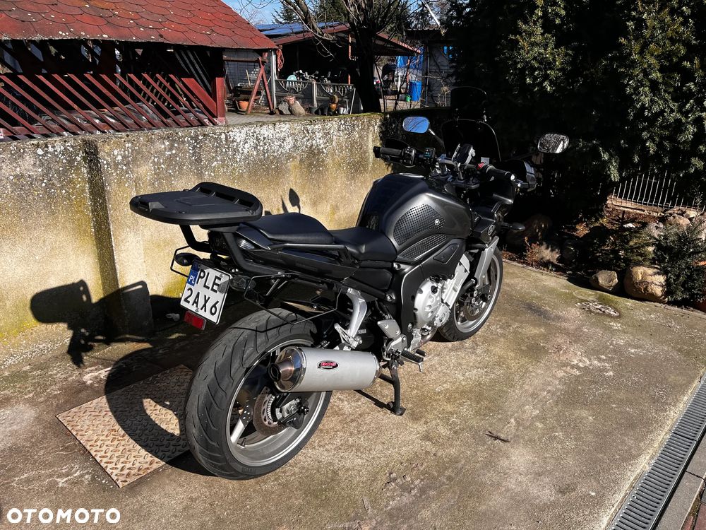 Yamaha FZ - 4