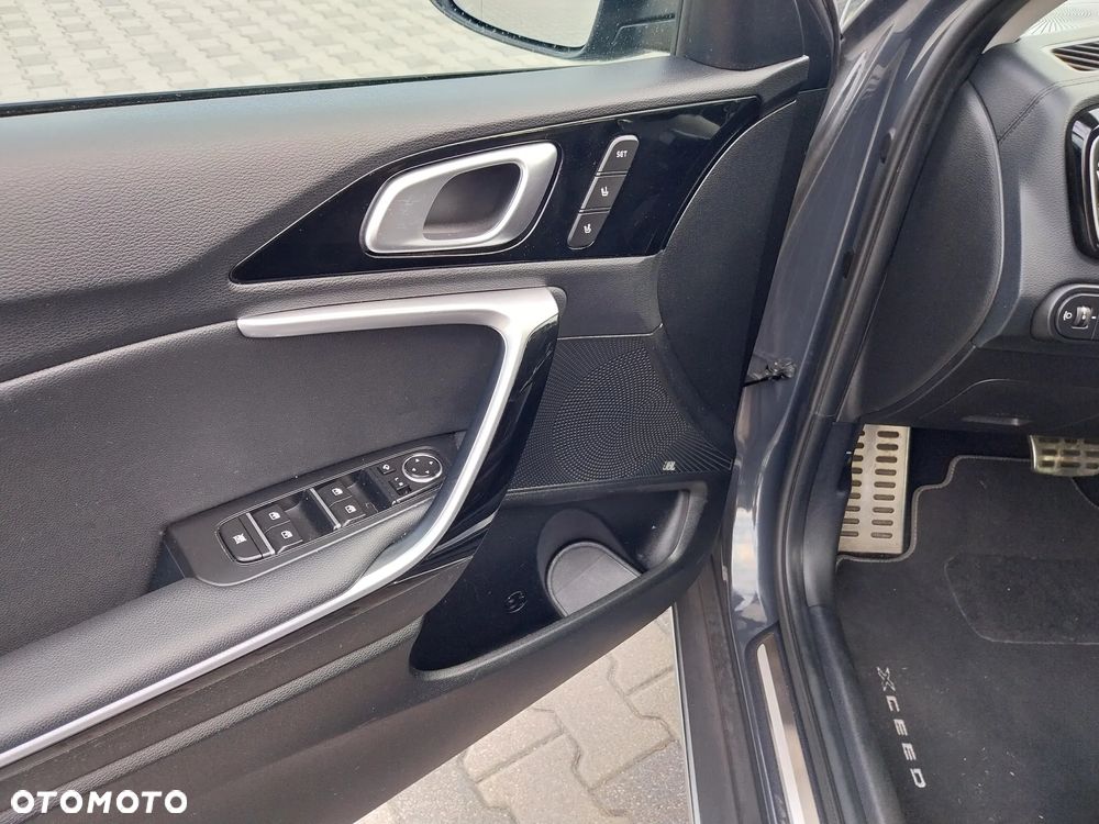 Kia XCeed 1.6 T-GDI OPF DCT7 PLATINUM - 31