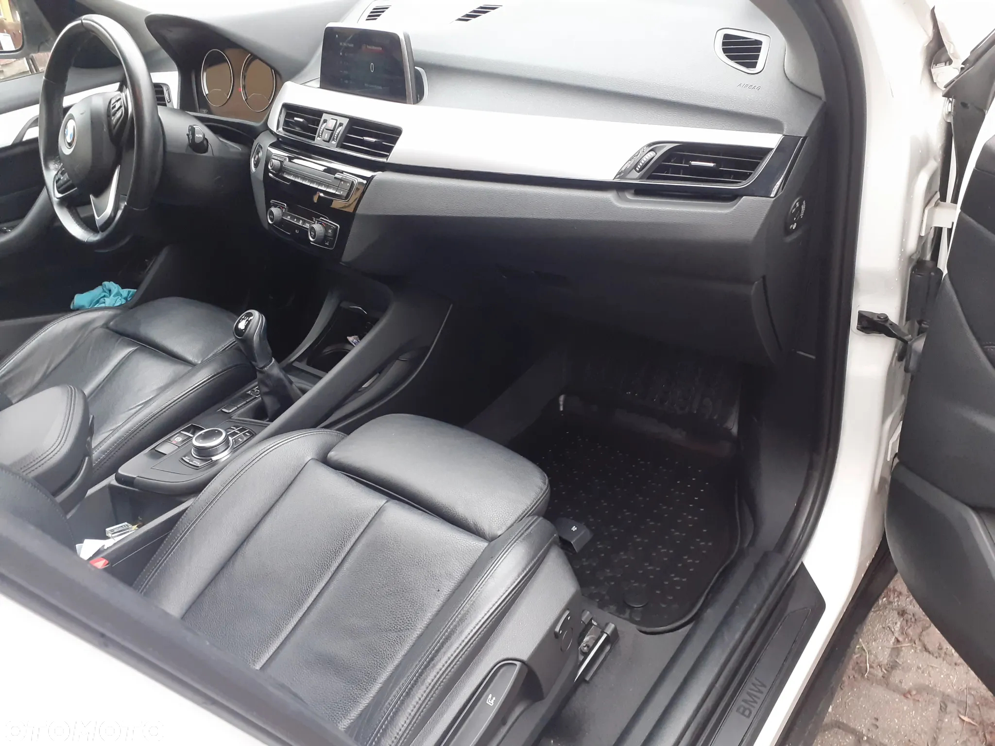 BMW X1 sDrive16d - 11