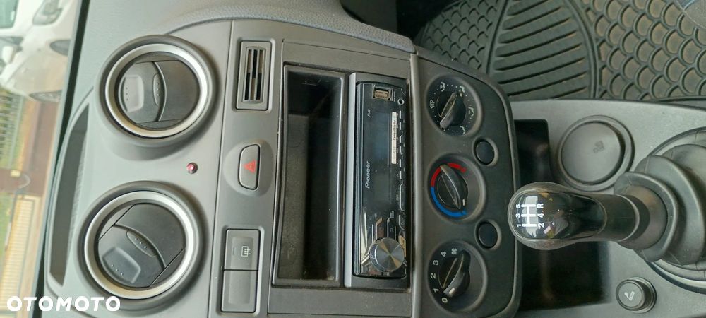 Ford Fiesta 1.3 - 13
