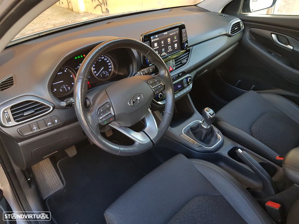 Hyundai i30 1.6 CRDi Launch Edition - 13
