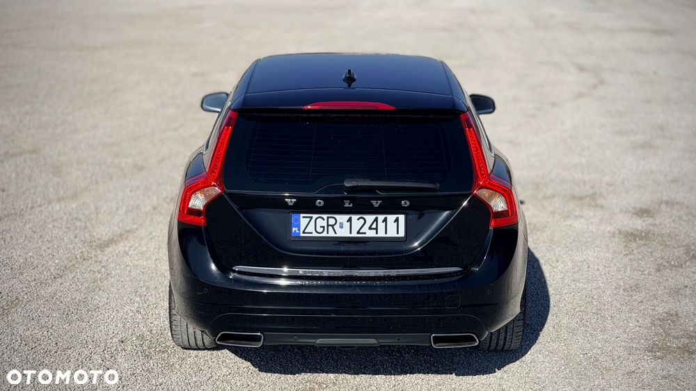 Volvo V60 D6 AWD Plug-in Hybrid Summum - 4