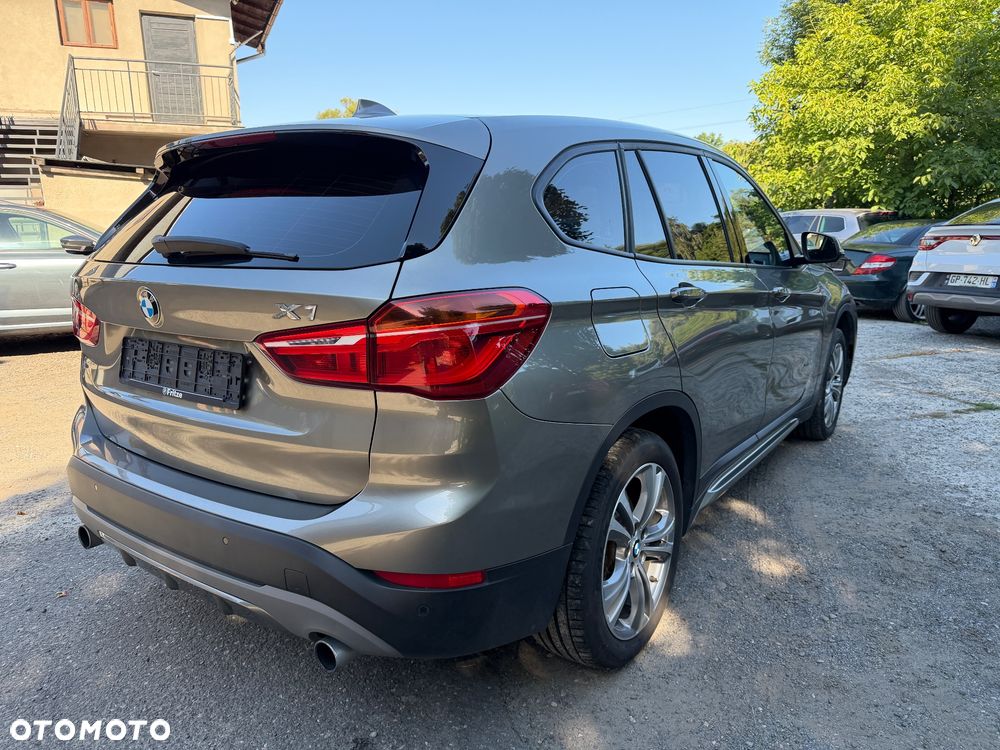 BMW X1 xDrive20i Sport Line - 7