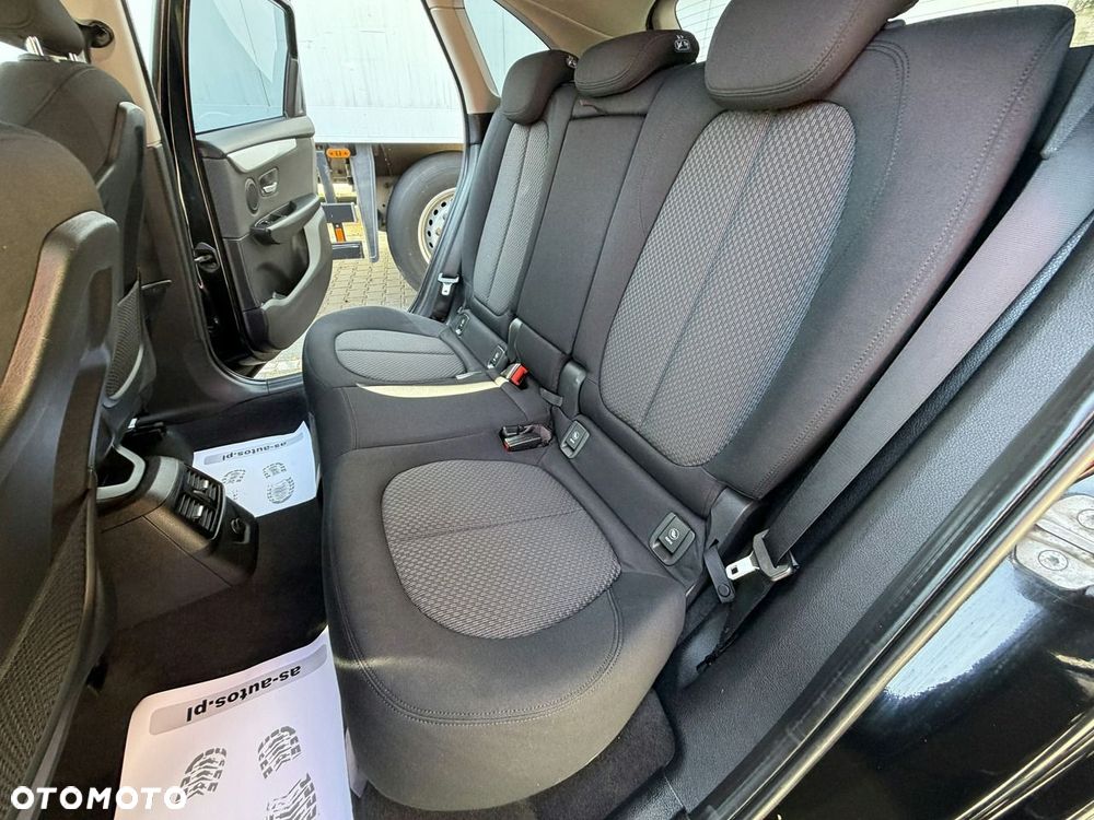 BMW Seria 2 218d - 19