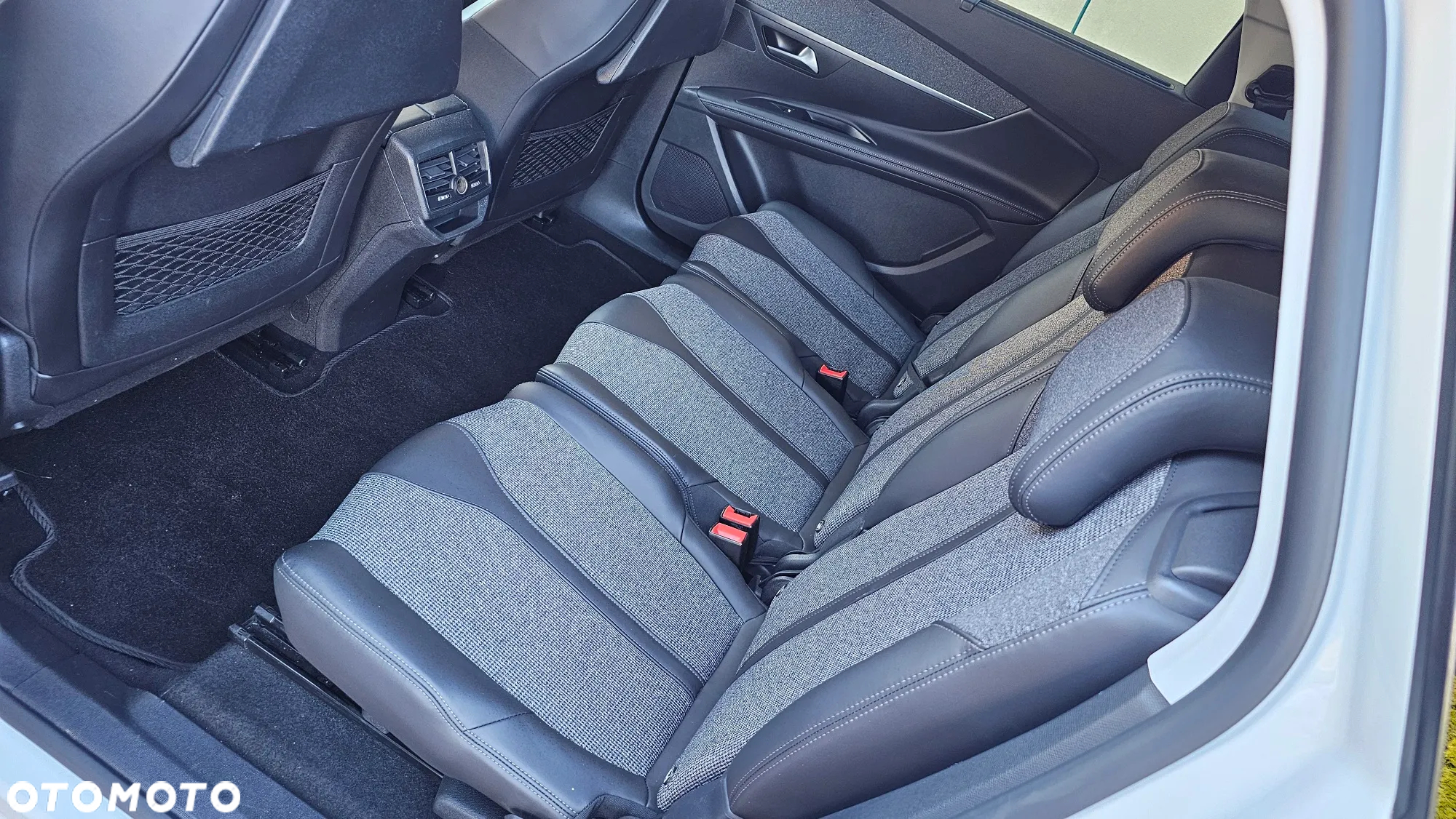Peugeot 5008 1.5 BlueHDi Allure Pack S&S EAT8 - 29